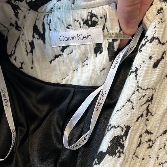 Calvin Klein white and black blazer - Picture 6 of 7